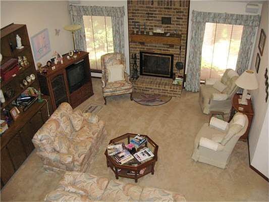 2nd image of 21 Buttonbush Ct