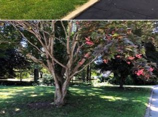 1 Hillcrest Ave, Johnston, RI 02919