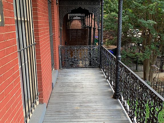 5th image of 112 W Clay St APT 2