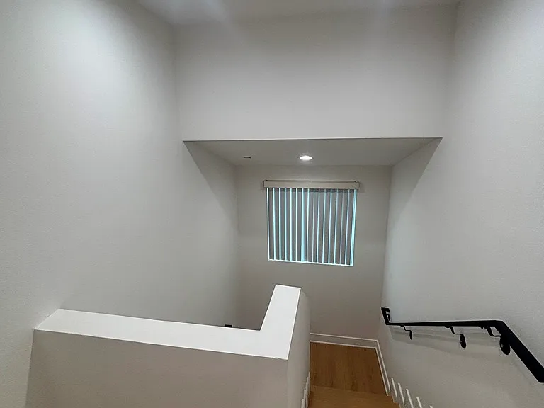5526 S Wilton Pl — Photo 7