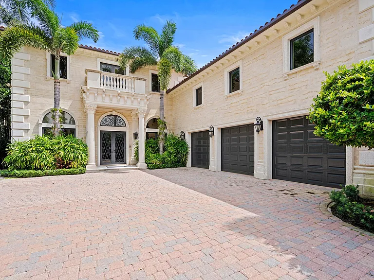 3240 N Flagler Dr — Photo 6