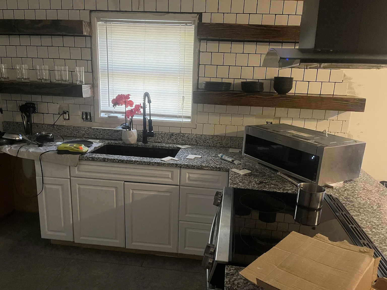 4 bed, 3.0 bath, 2000 sqft, $1,074 — Photo 4