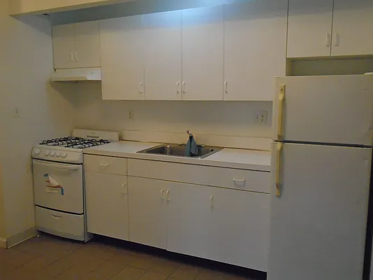 Rented by 18 REALTY | media 2