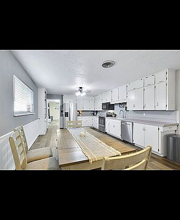 4th image of 1019 E Lincoln St