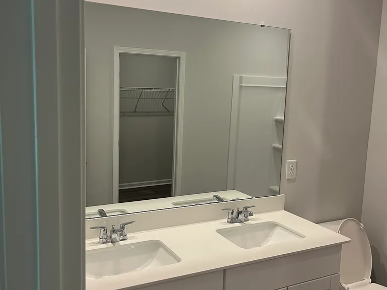 1030 Harbor Dr — Photo 5