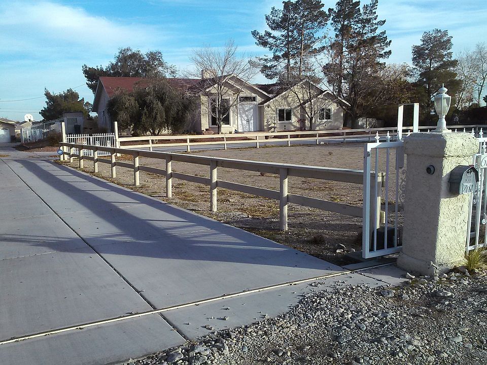 1st image of 6070 N El Capitan Way