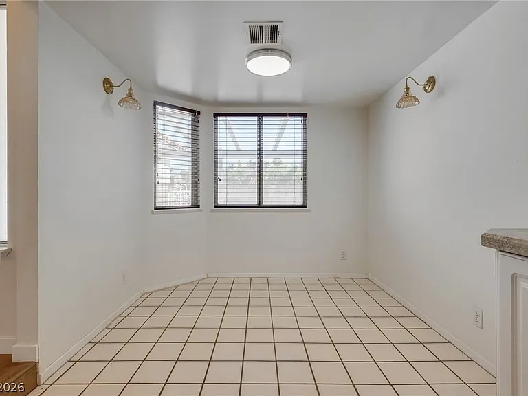 2504 Sidonia Ave — Photo 10