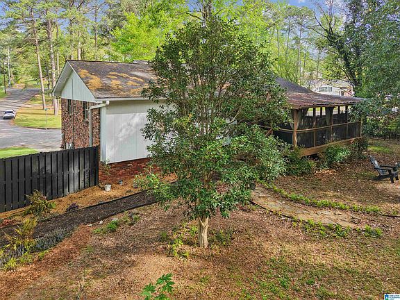 4th image of 3009 Westview Dr