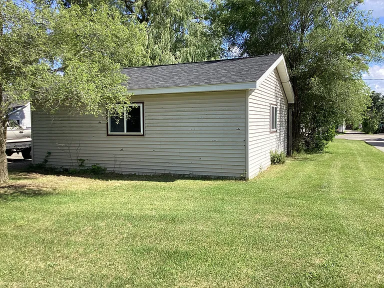 147 Carpenter St — Photo 23
