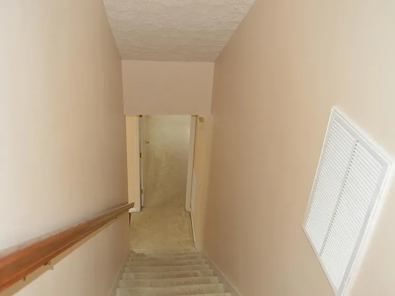 800 S Browns Ln #B3 — Photo 23