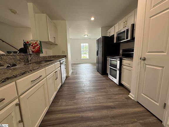 2nd image of 34 Argyle Ct