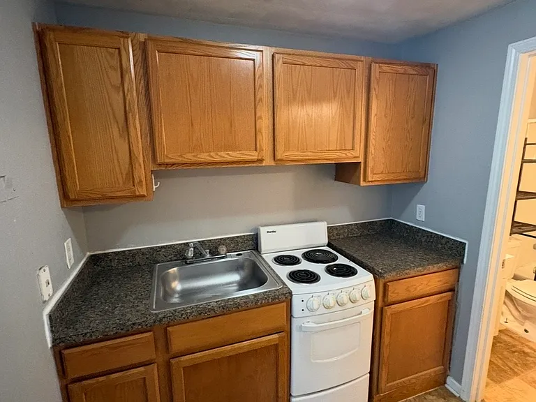 352 Long St #5 — Photo 3