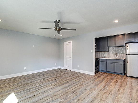5th image of 1421 Marshall St #9