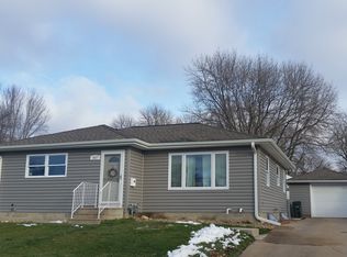 1427 Hammond Ave, Waterloo, IA 50702