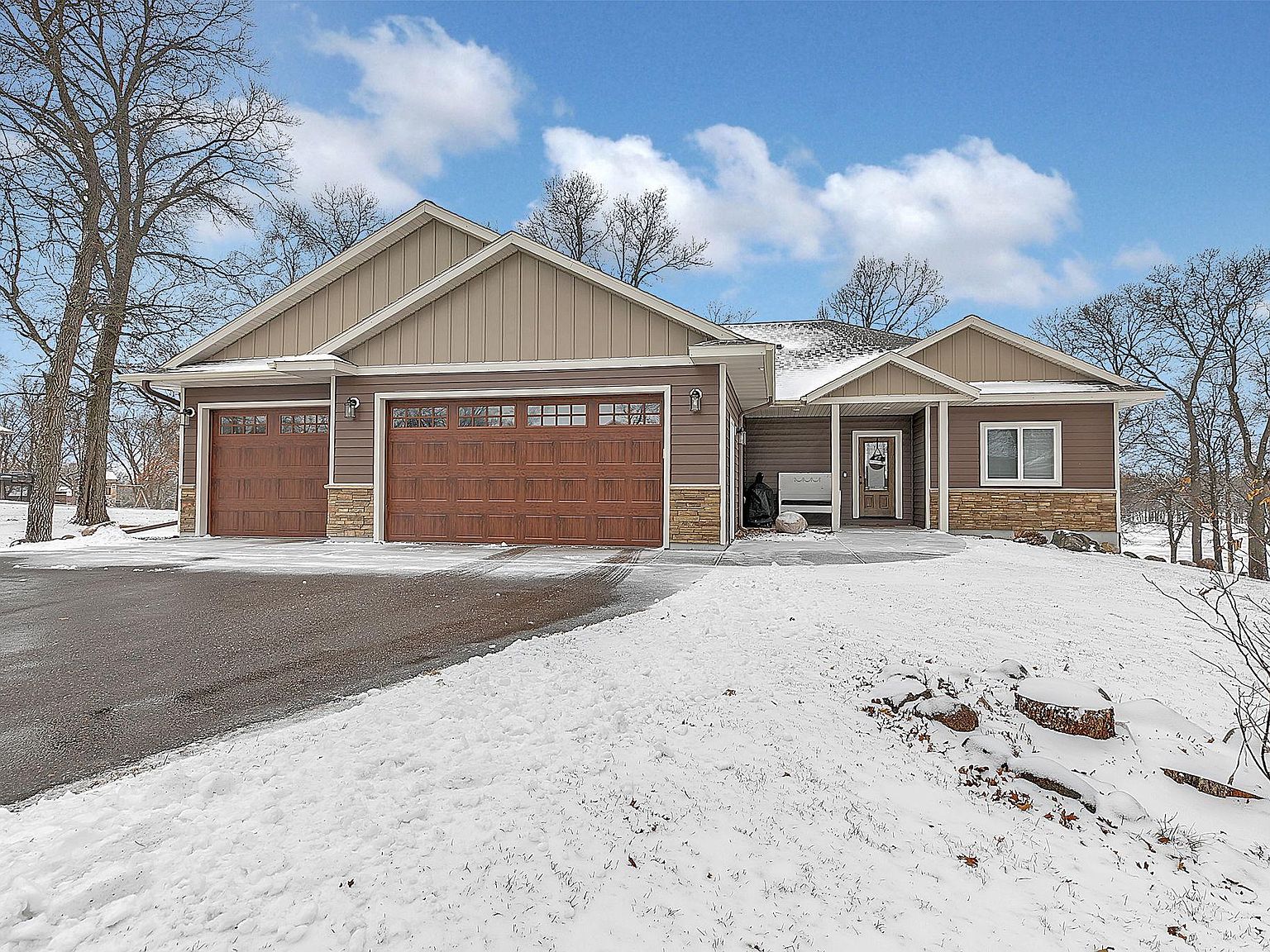 14933 Ridgeway Dr