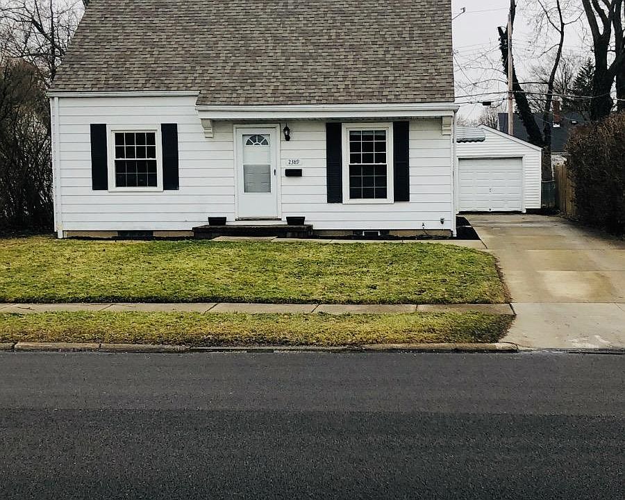 1st image of 2389 27th St