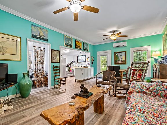 3rd image of 48 Wakulla St