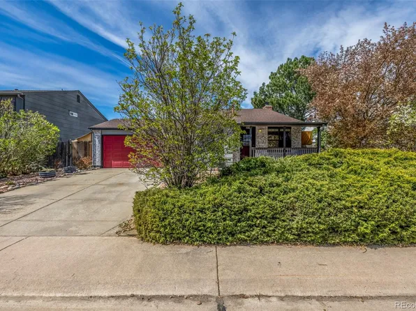 215 Mckinley Drive, Bennett, CO 80102