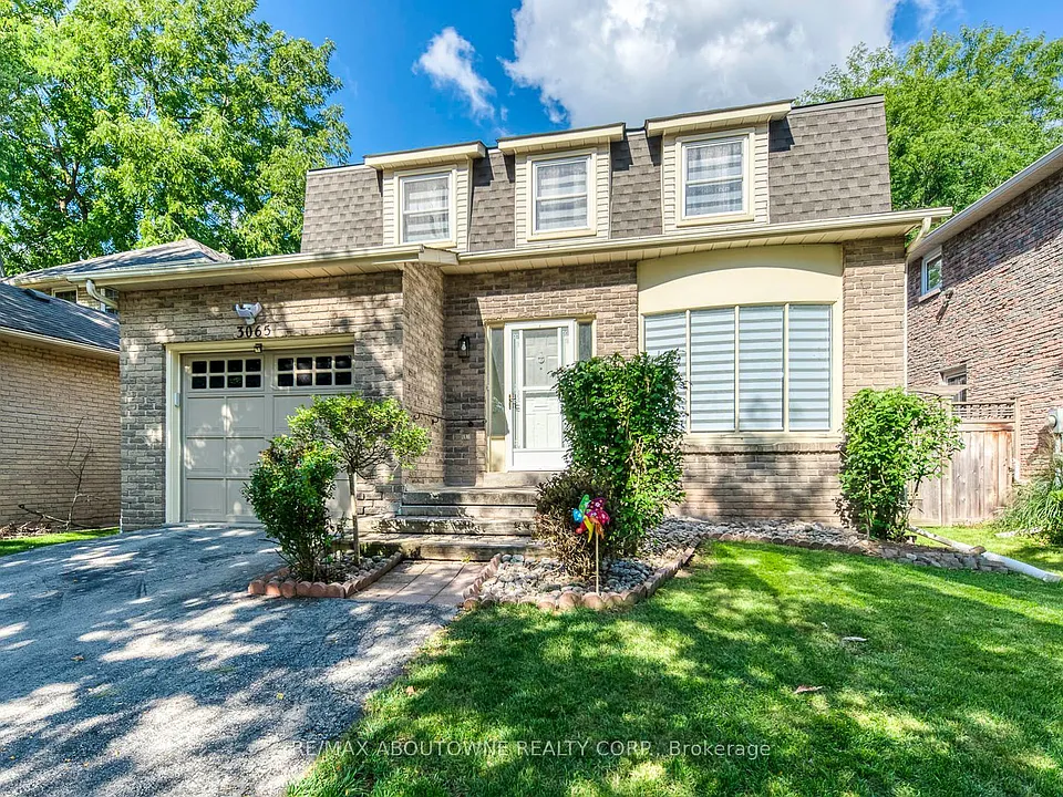 3065 Silverthorn Dr