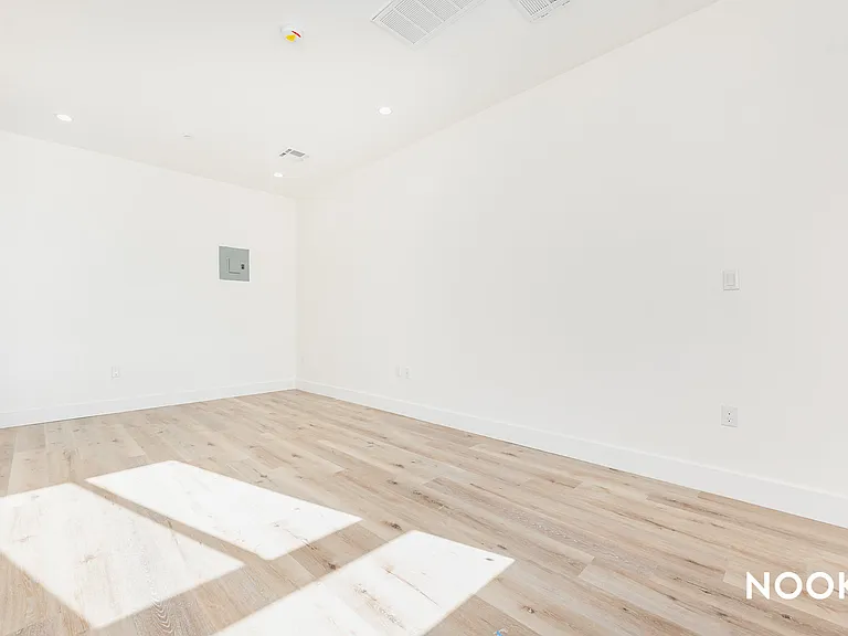 570 Nostrand Ave #6C — Photo 4
