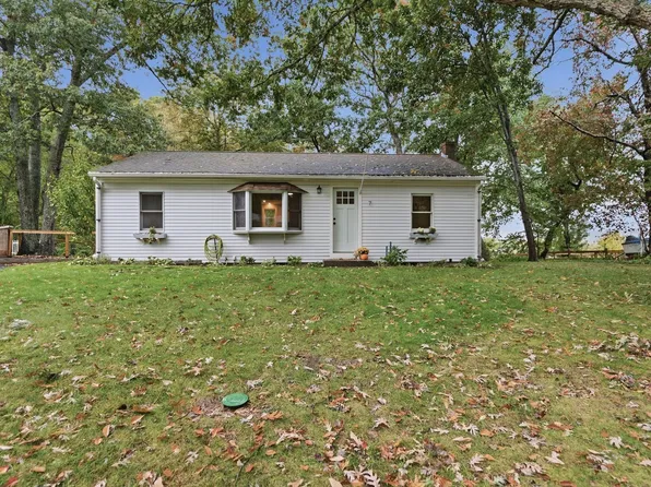 7 Earl Rd, Plymouth, MA 02360