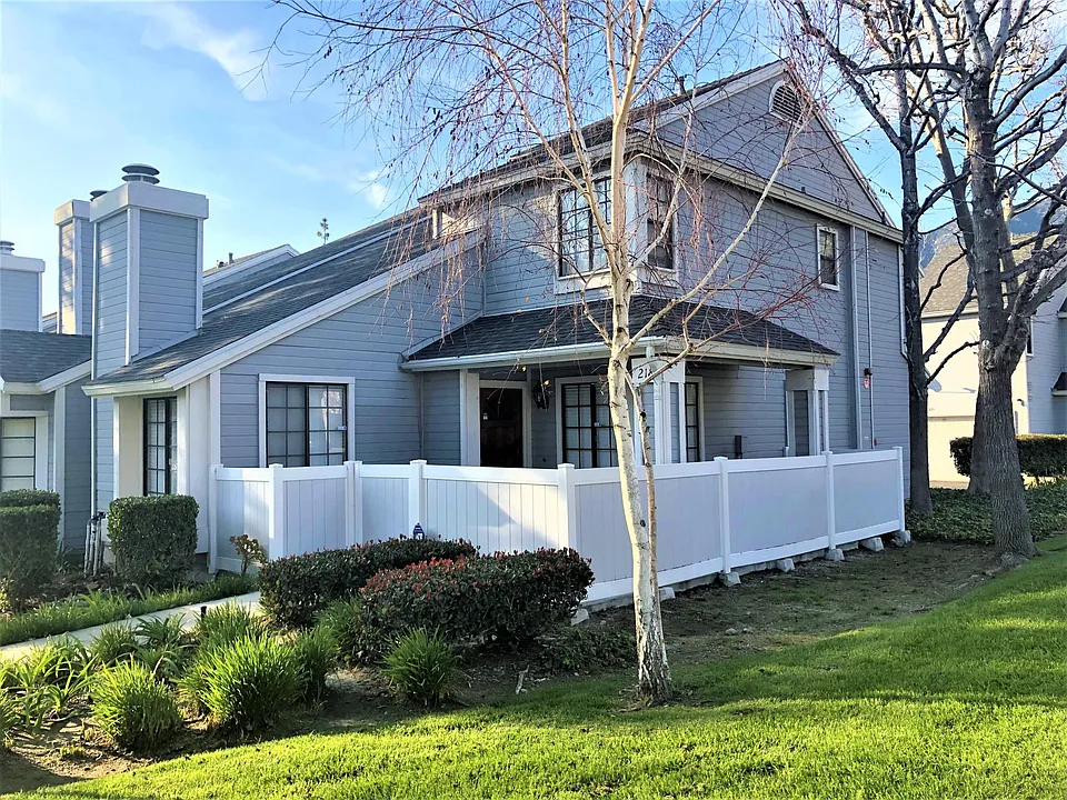 218 Spruce Ct