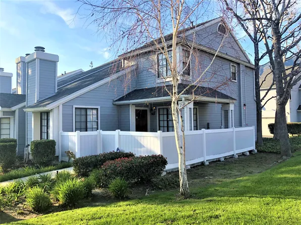 218 Spruce Ct, Azusa, CA 91702