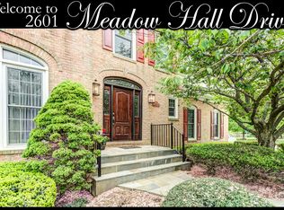2601 Meadow Hall Dr, Herndon, VA 20171