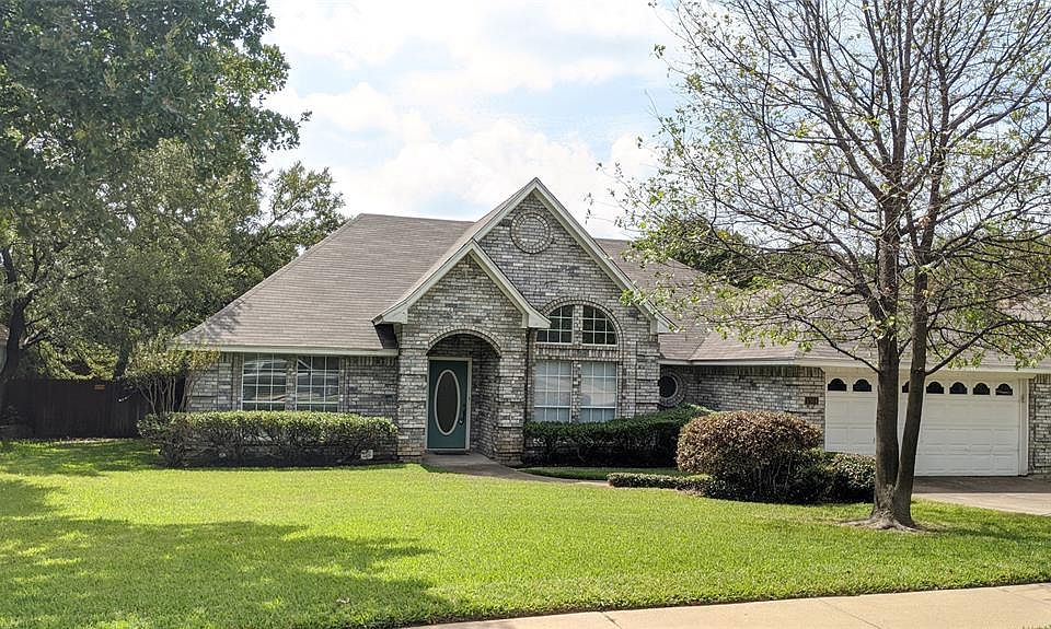 1st image of 1304 Briar Dr