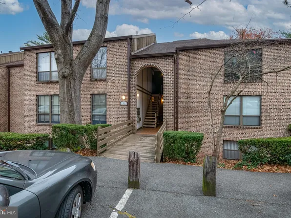 16 Fairway Rd, Reading, PA 19607