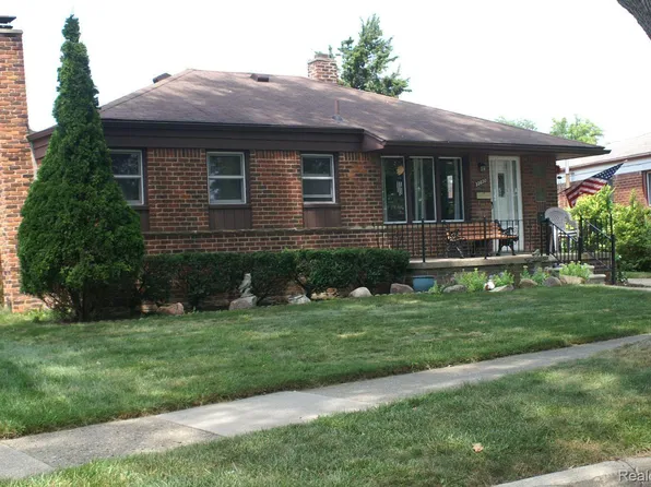 33630 Gertrude St, Wayne, MI 48184