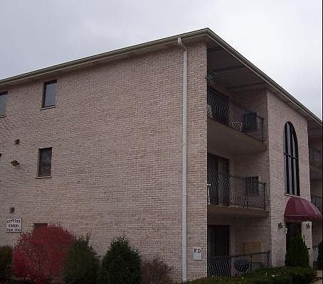 1st image of 7108 W 108th St APT 301