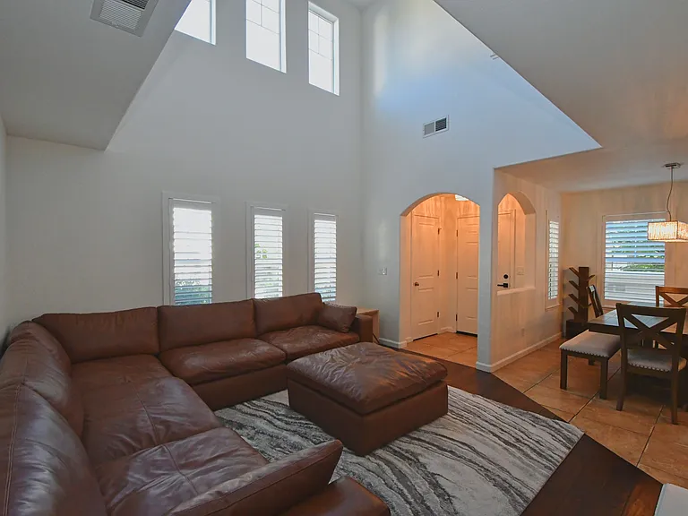 1616 Spicewood Cir — Photo 3