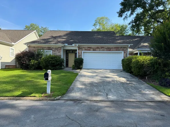 209 Georgetown Ln, Hattiesburg, MS 39402