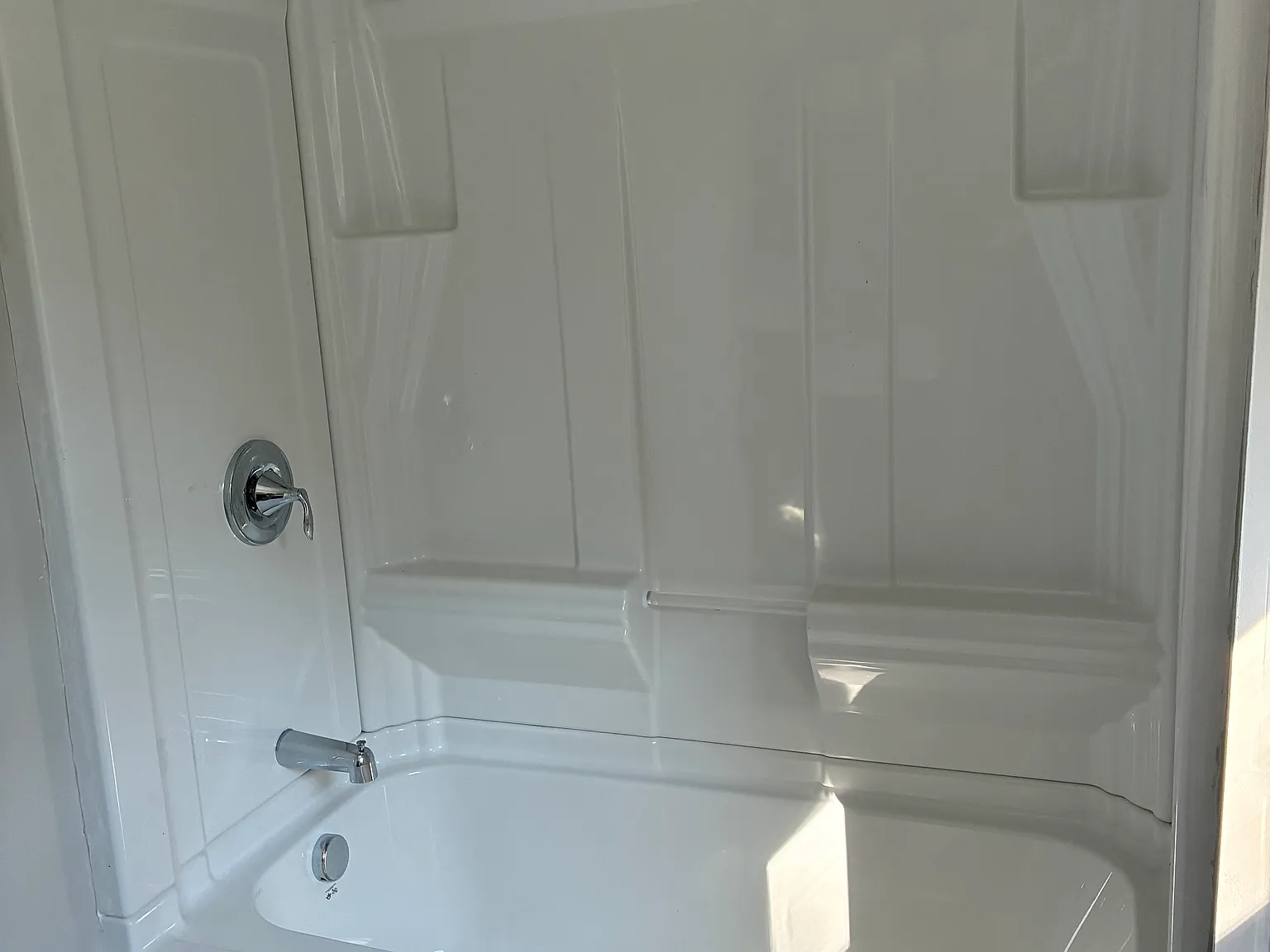 4 bed, 1.5 bath, 2157 sqft, $2,200 — Photo 3