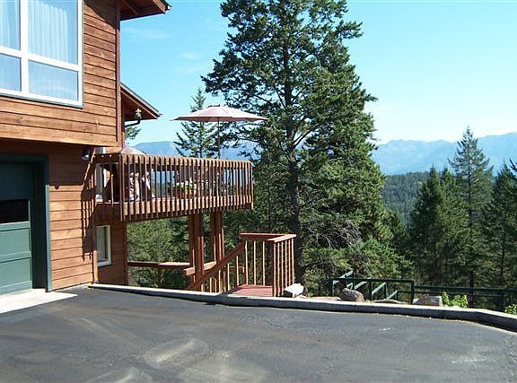 2 Car Garage, Large Garden