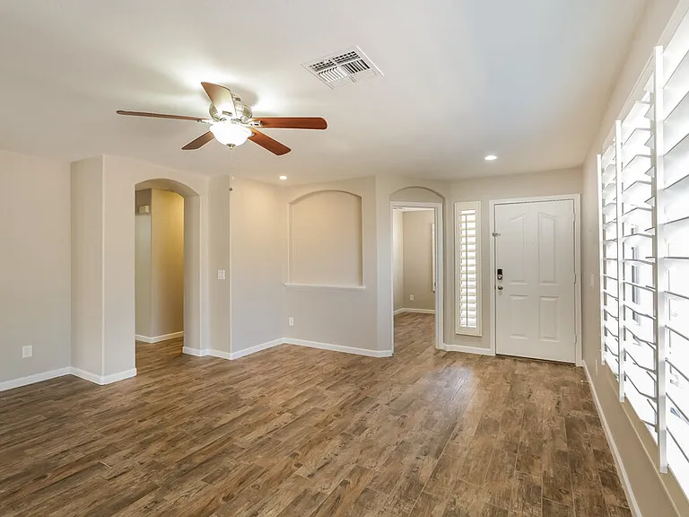 10898 W Alvarado Rd — Photo 6