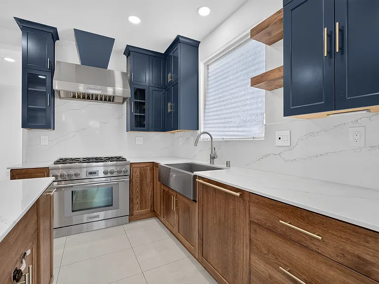 208 Goodwin Dr — Photo 16