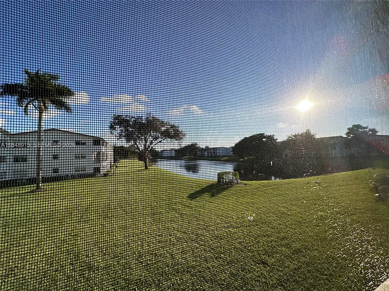 569 Fanshaw N #569 — Photo 19