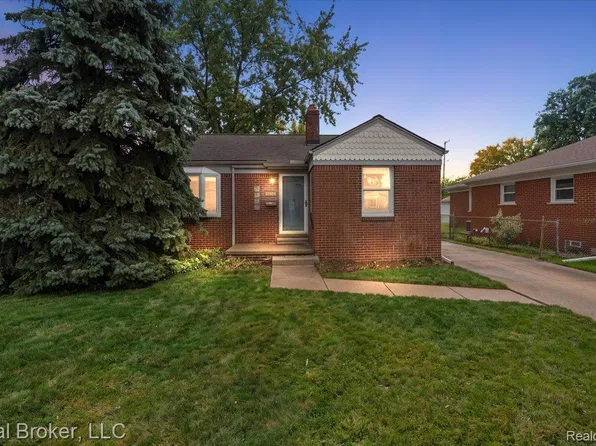 22024 Madison St, Saint Clair Shores, MI 48081