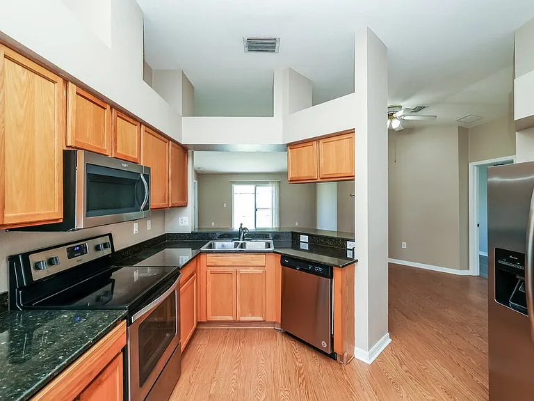 12008 Butler Woods Cir — Photo 6