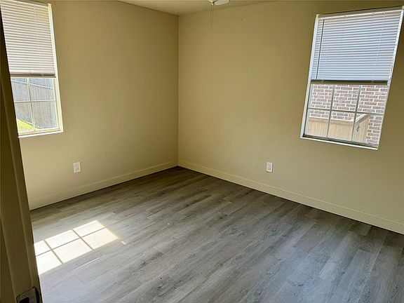 5th image of 211 Sperry Ln