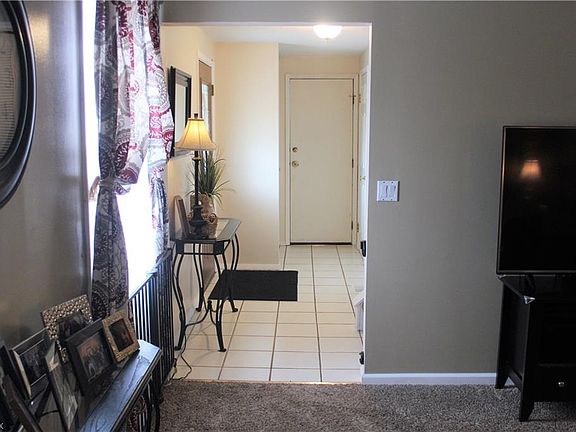 3rd image of 855 Greenfield Dr
