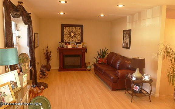 2nd image of 257 Oak Lane