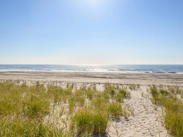 863 Dune Rd — Photo 13