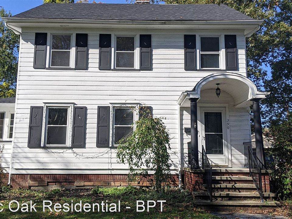 1st image of 390 Woodbine Ave SE