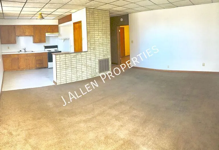 313 N 12th St #303 — Photo 1