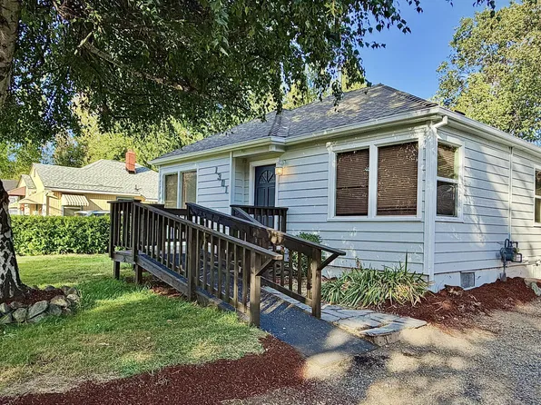 1301 SE Southpark Dr, Grants Pass, OR 97527
