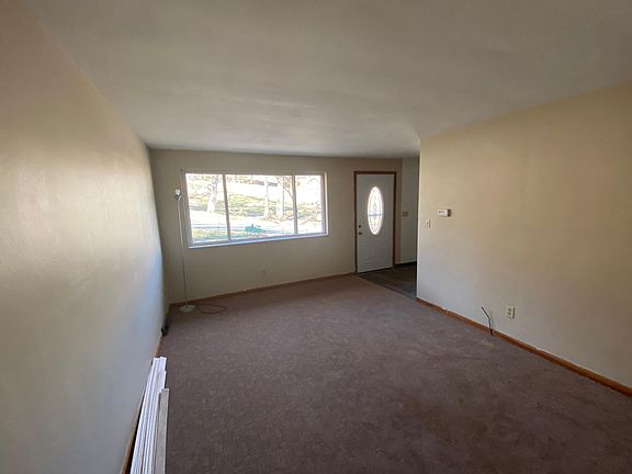 4th image of 110 Karen Way