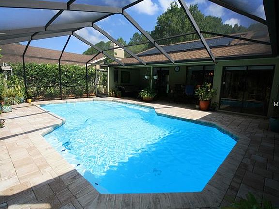 2nd image of 610 Waterford Cir E